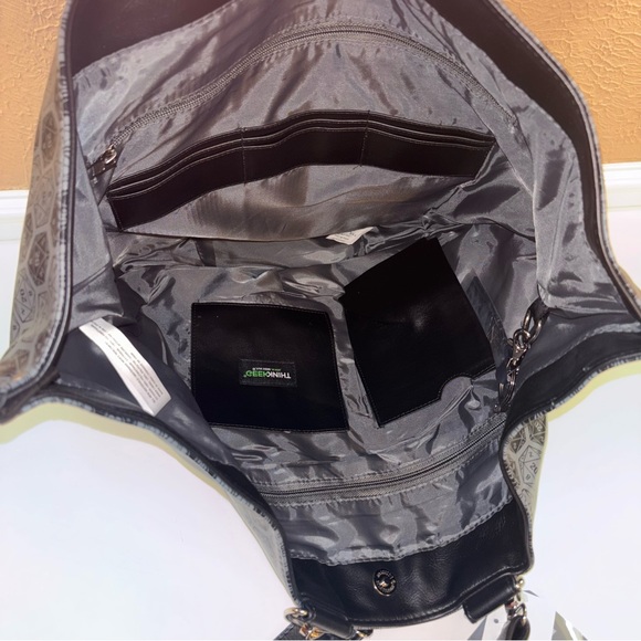 Think Geek D20 Origami Handbag of Holding Origami Bag - Picture 7 of 15